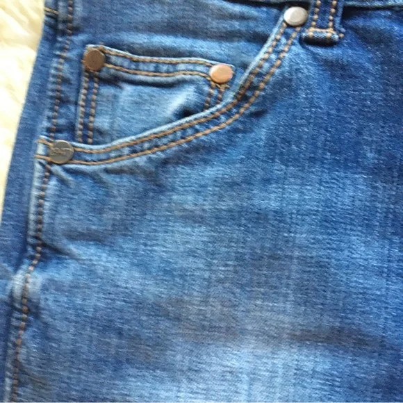 Men’s Wrangler Slim Straight Retro Jeans - Picture 4 of 4